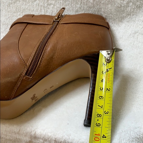 Coach - Picture 8 of 9